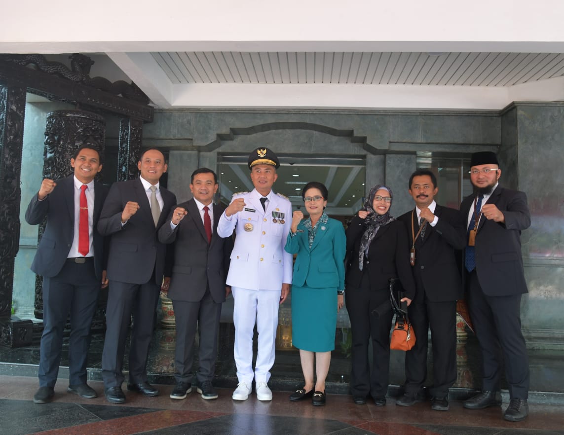 Bey Machmudin Resmi Gantikan Posisi Ridwan Kamil Penjabat Gubernur