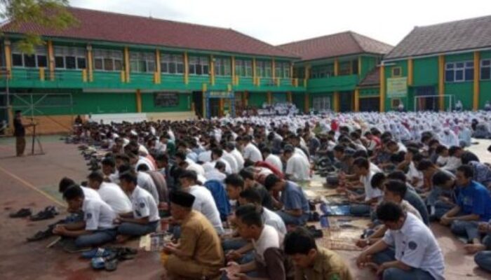 Ribuan Siswa SMKN 1 Garut Gelar Doa Bersama untuk Kelancaran Pemilu