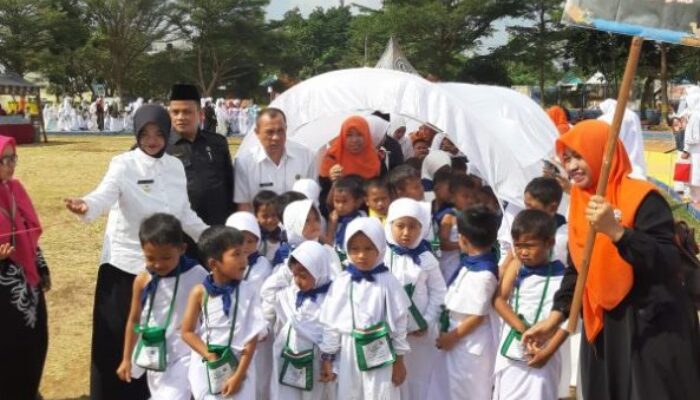 Siswa RA di Banjar Ikuti Peragaan Manasik Haji