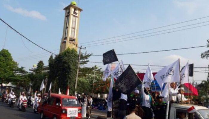 Pawai Tarhib Muharram 1441 H, Diwarnai Pengibaran Bendera Hitam dan Putih