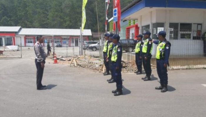 Security Diberikan Pemahaman Tata Cara Gatur Lalu Lintas
