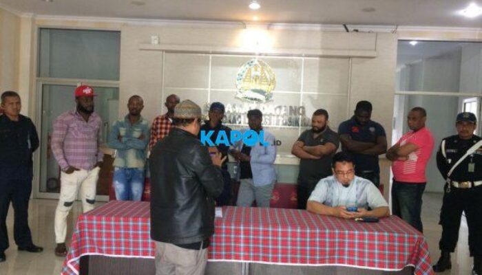 Delapan Warga Nigeria Ditangkap di Pangandaran