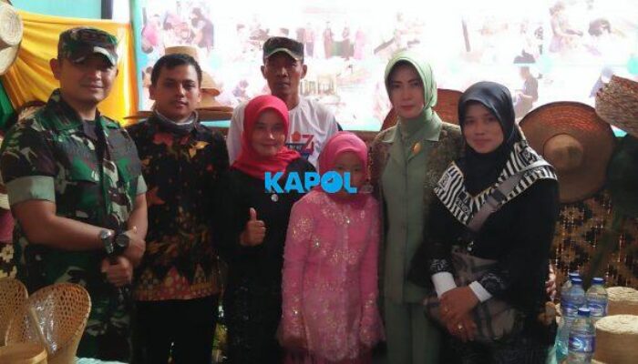 Cucu Siti Sya’adah, Siswi SLB Jamanis Terima Penghargaan dari Panglima TNI Marsekal