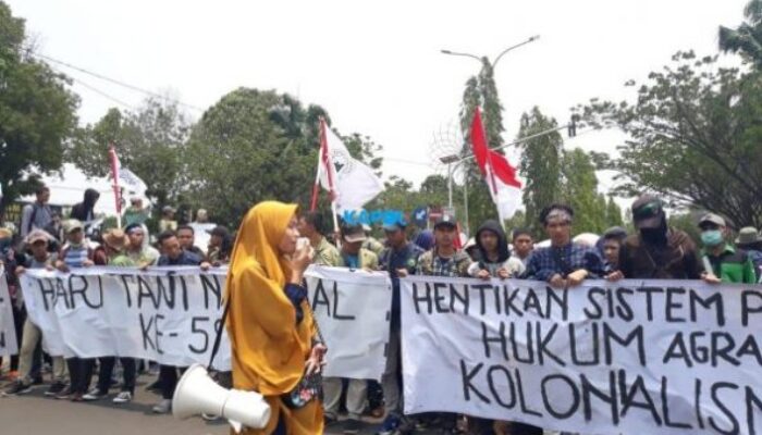 Mahasiswa Pertanian Bogor Turun ke Jalan 