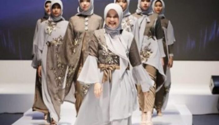 Desainer Tasik-Ciamis Manggung di Indonesian Modest Fashion Week 2019