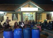 Ustaz Berikan Wejangan kepada Pedagang dan Pelanggan Miras