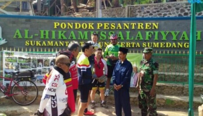 Yayasan Tampomas Berikan Bantuan ke Pesantren Al Hikamussalafiyyah