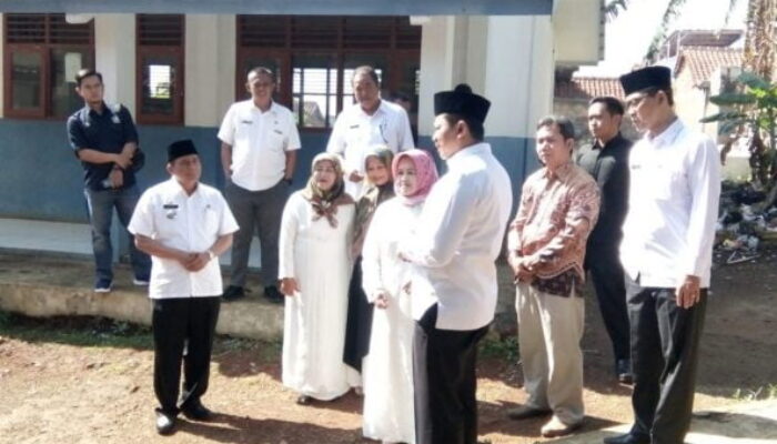 Bupati Dony : Utamakan Kebersihan Toilet Siswa di Sekolah