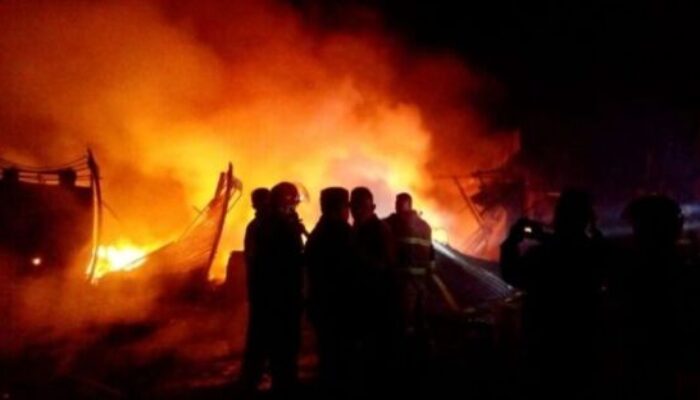 Sedikitnya 30 Ruko Hangus Terbakar