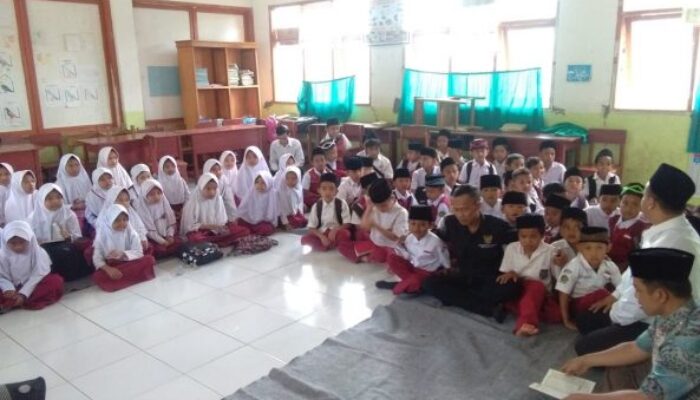 32 Anak di Kutawaringin Salawu Alami Krisis Identitas