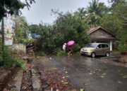 Hujan Deras Angin Kencang Atap Puluhan Rumah Berterbangan