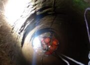 Heroik, BPBD Selamatkan Pria Terjatuh ke Sumur