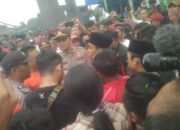 Ratusan PKL Berunjuk Rasa Agar Tetap Berdagang di Kawasan Rest Area