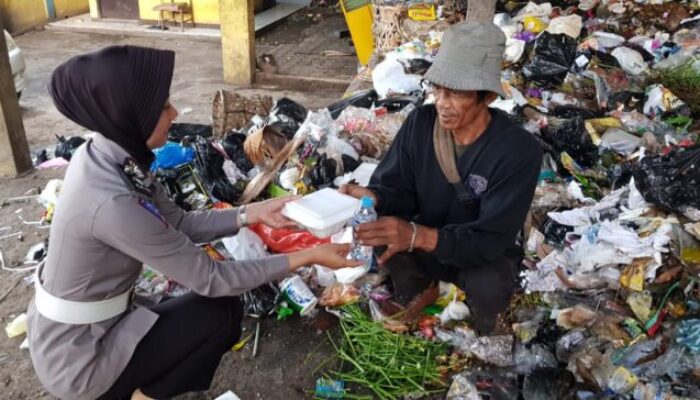 Polres Sumedang Berbagi Rezeki, “Sedekah Mengais Berkah”