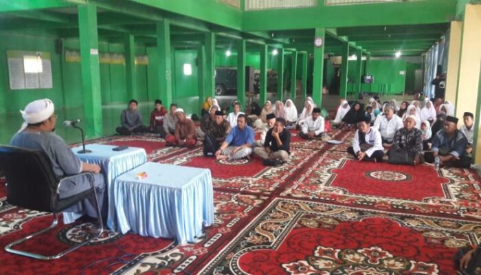 Manasik Umrah Sufistik di Ponpes Azzainiyyah Nagrog Sukabumi