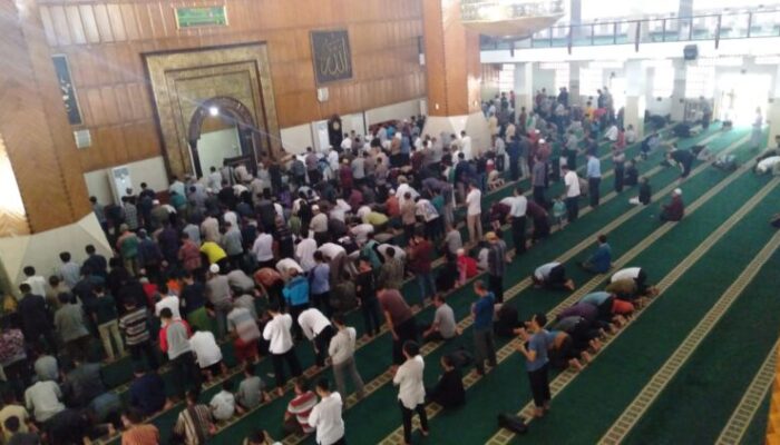 Kumandang Takbir Terdengar Saat Gerhana Matahari