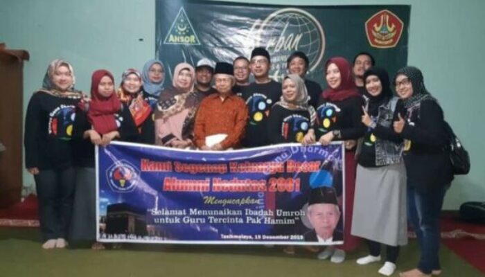 Alumni Nedutas 2001 Umrahkan Guru Berprestasi