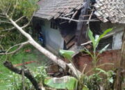 Cukangakar Salopa Diterjang Puting Beliung, Tiga Orang Terluka