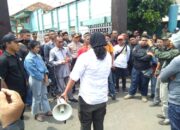 Menduga Kasus Ngambang, GBR Demo ke Pengadilan
