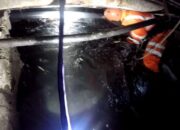 Antisipasi Genangan, Satgas BPBD ‘Menyelam’ ke Sungai Bersihkan Sampah