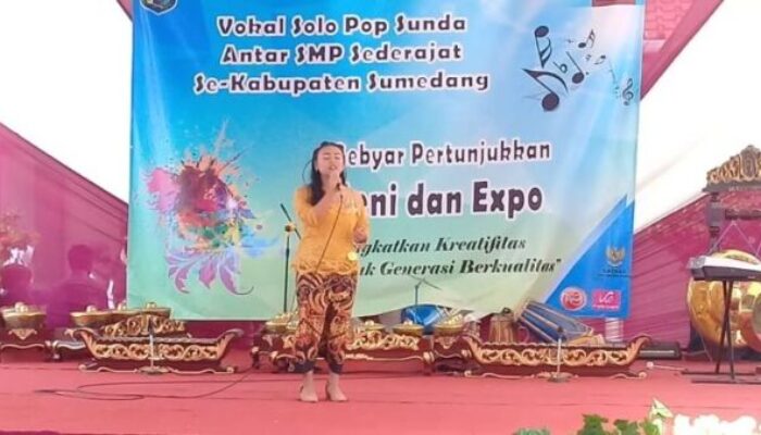 Vocal Solo Pop Sunda Antar-SMP di SMKN 2 Sumedang