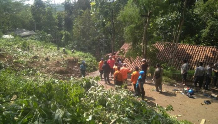 Longsor, Jalur Cikeusal – Singaparna Terputus