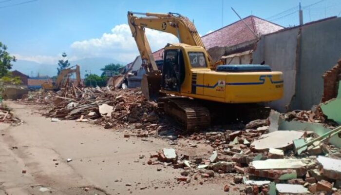 Rumah Terdampak Reaktivasi KA Garut Dibongkar