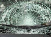 Kontainer Tergelincir Membentur Tujuh Kendaraan