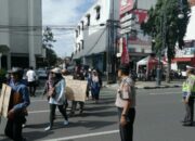 Karyawan Bank FAMA Berunjuk Rasa