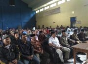 Azies Sambangi Ciawang, GOR Azkia Luber oleh Massa