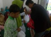 Di Masjid Purbaratu, Usai Subuh Berjamaah Dijamu Makanan