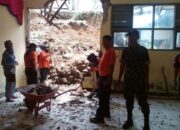 Diterjang Longsor, Sekolah di Jatiwaras Jebol