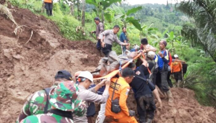 Satu Korban Tertimbun Longsor di Talegong Ditemukan, Tertimpa Bangunan Rumah