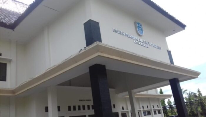 SMS Cinta Dilanjut, Dewan akan Panggil Disdikbud