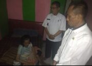 Lansia Rumahnya Ambruk, Terima ‘Rantang Simpati’