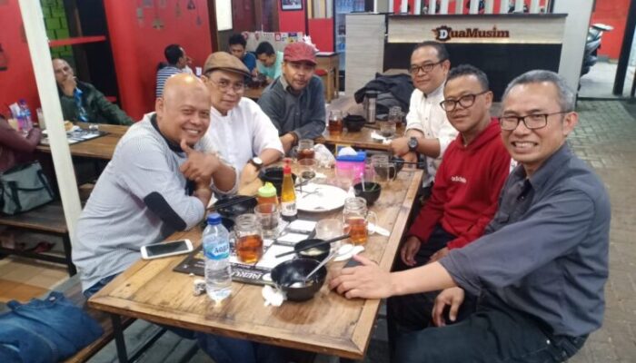 Rawayan Bermuhibah Sastra