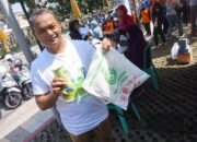 Tamkot – HZ Mustofa Razia Kresek, Sedekah Sampah ke Baznas