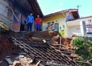 Tergerus Longsor, Dua Rumah di Cilipung Ambruk