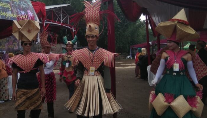 Inovasi Komunitas Bambu Raya; Menganyam Bambu Jadi Fesyen