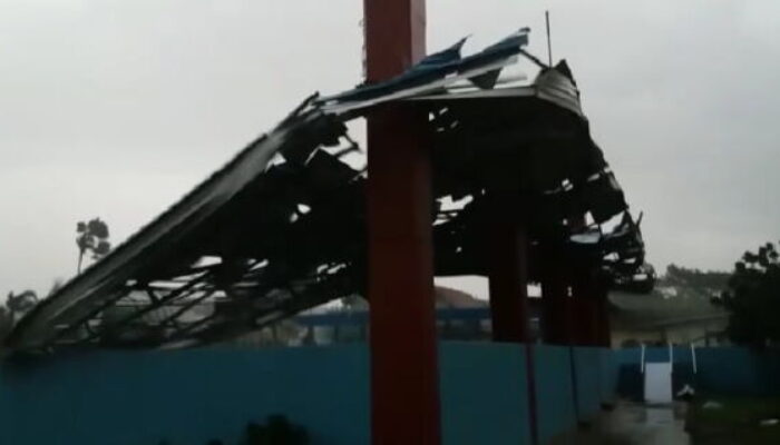 Hujan Disertai Angin Kencang, Waspada!