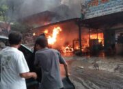 Rumah, Bengkel dan Belasan Motor di Jatigede, Terbakar