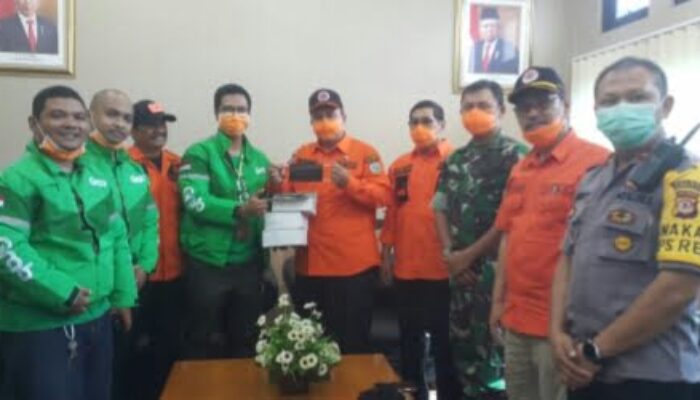 KLB, Kita VS Corona Bagikan Masker di Kota Tasik