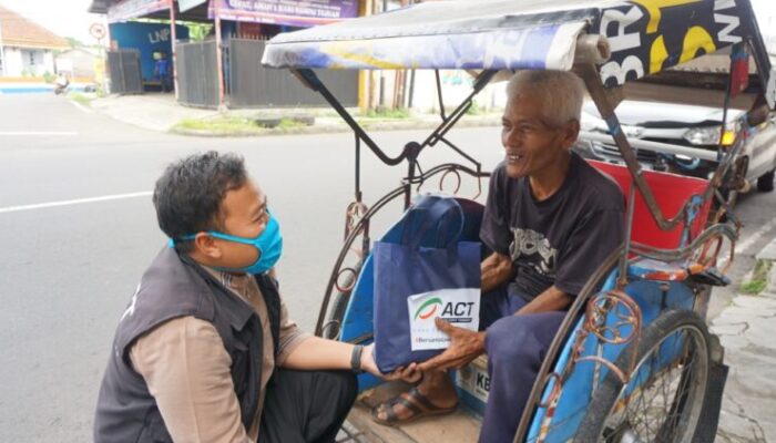 Curhat Penarik Becak ke ACT, Tiga Hari Terakhir Tak Ada Penumpang