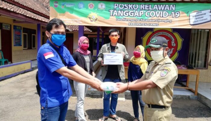 Karang Taruna Terang Desa Karanganyar, Bagikan 1.000 Masker Gratis