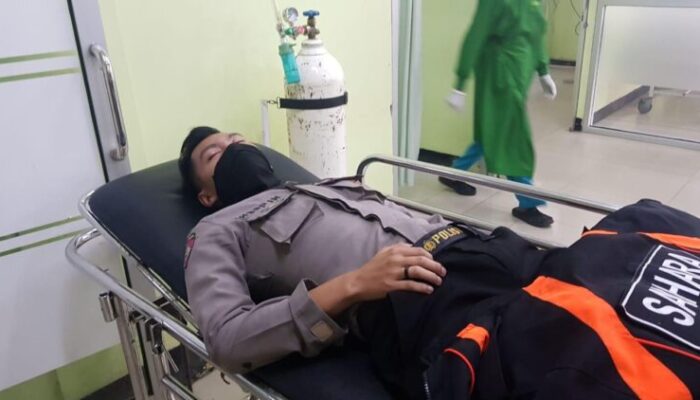 Diduga Keracunan, Tiga Anggota Sabhara Diboyong Ke IGD