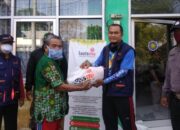 Ringankan Beban Masyarakat Terdampak Covid-19, Lazis Muhammadiyah Bagikan Ratusan Paket Sembako