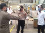 Berkerumun, THR Karyawan PT Kahatex Dibagikan, Dibubarkan Satpol PP