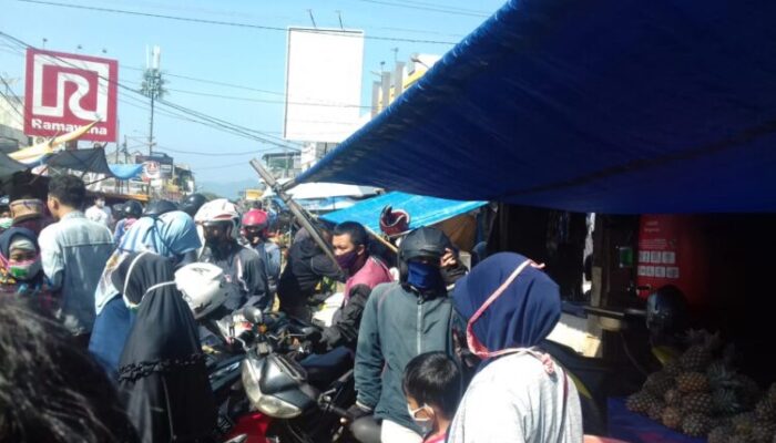 Munggah Pandemi Corona, Pasar Tradisional di Kota Sukabumi Ramai Pembeli