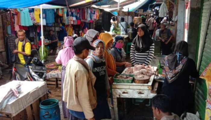 Khawatir Corona, Masyarakat Stok Bahan Pangan