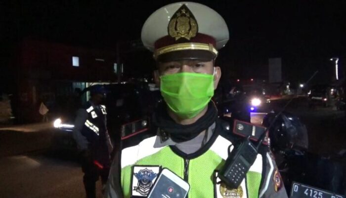 Modus Siasati Larangan Mudik, Terciduk Mobil Plat Hitam Disulap Merah